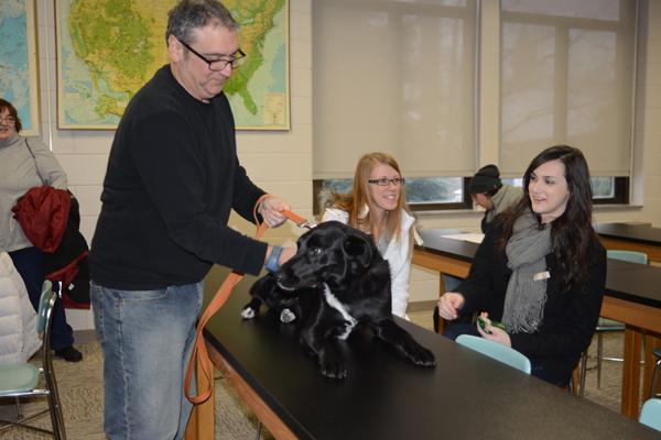 Classroom pooch stimulates students