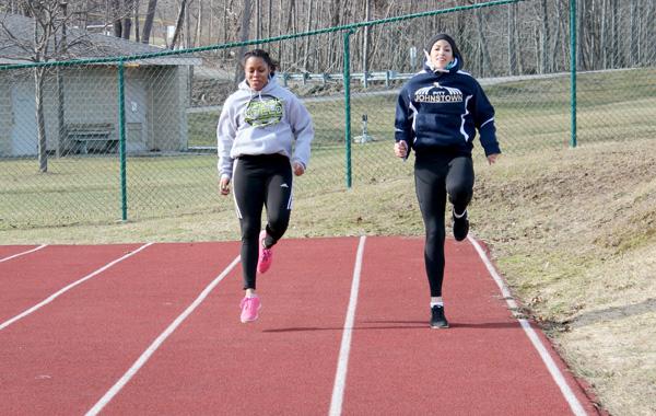 Outdoor practice spurs runners to quick times 