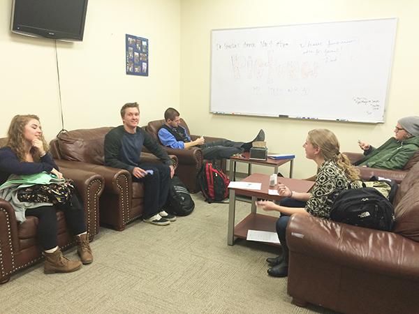 From left to right: Senators Amy Walker, Taylor Slagle, Nick DiGiorgio, Arielle Sloss and Wyatt Deutsch partake in their Student Policies Committee meeting. 