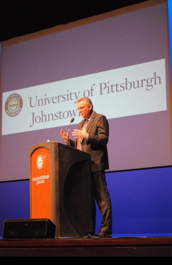 Pitt-Johnstown alumnus Rich Ragan, who donated $500,000 for a new campus basketball court, spoke to students and faculty about business leadership March 21 in the
Pasquerilla Performing Arts Center.
