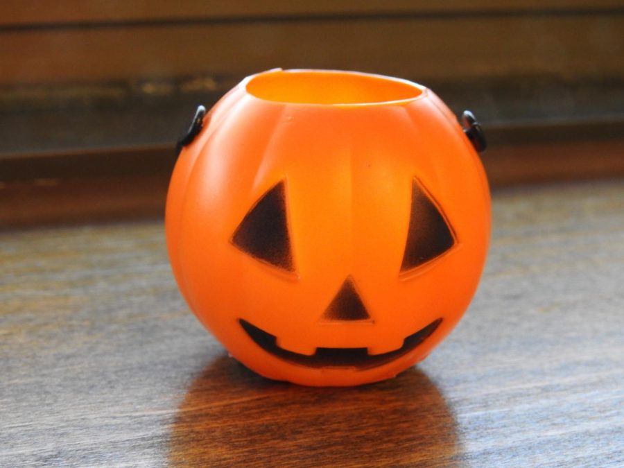 Plastic pumpkins are to be hidden throughout campus from Oct. 27-31.