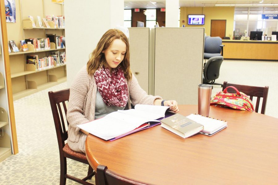 Senior Mikayla Hagerty, a student on the dean’s list, studies in Owen Library Friday.  The number of students on the dean’s list is increasing and the number of freshmen on academic probation is going down. 