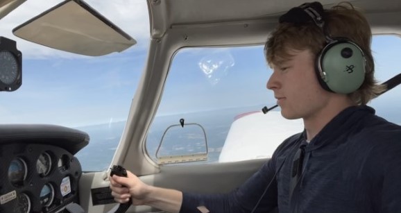 Student Spotlight | UPJ Basketball Player Trains as Pilot